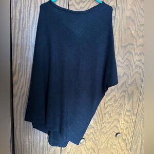 BUNDLE 4/$30 LOVELY WOMENS O/S LA EXPRESS 100% acrylic poncho/ wrap in black